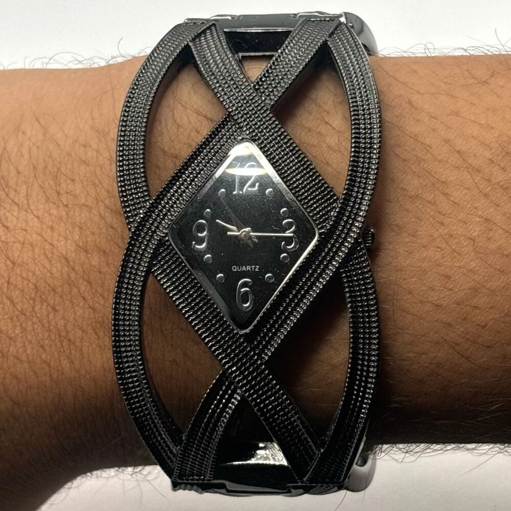 90s Black Quartz